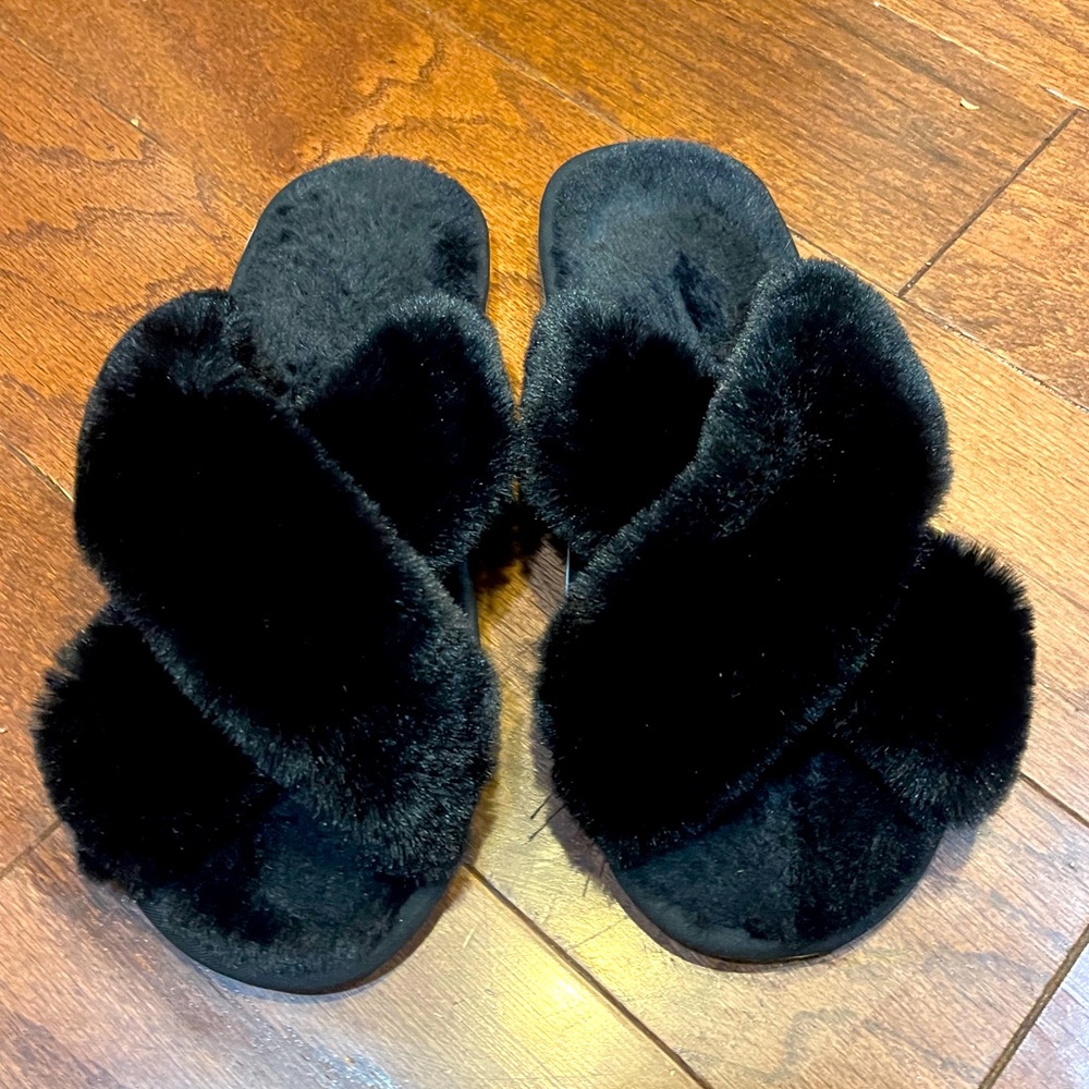 Cross Strap Black Puff Fuzzy Furry Fluffy Slip On Plush Slippers Size 11-12